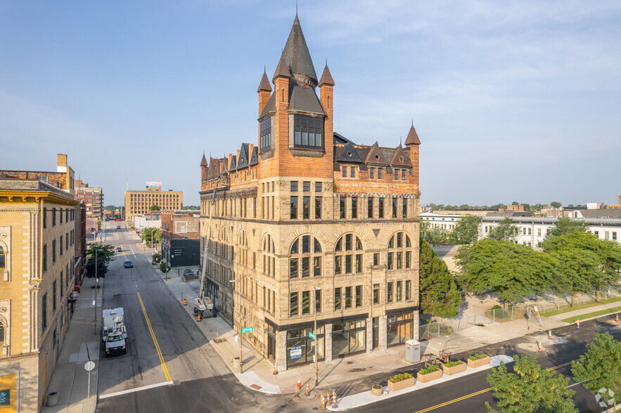 801 Jefferson Ave, Toledo, OH for lease - Primary Photo - Image 1 of 5