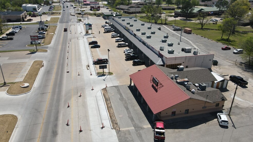 1310 S Muskogee Ave, Tahlequah, OK à vendre - Photo du bâtiment - Image 3 de 31