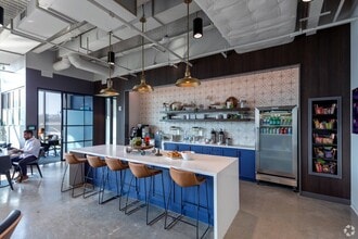 1213 W Morehead St, Charlotte, NC à louer Photo intérieure- Image 1 de 1