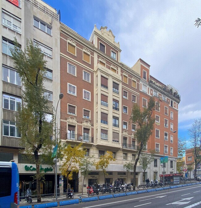 Plus de détails pour Calle del Conde de Peñalver, 45, Madrid - Bureau à louer