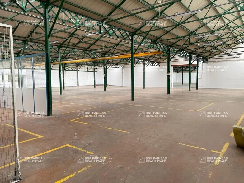 Flex in Bagnolet for lease - Building Photo - Image 2 of 13