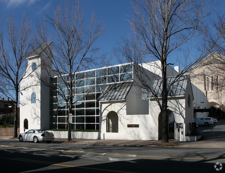 635 W 4th St, Winston-Salem, NC à louer - Photo du bâtiment - Image 2 de 4