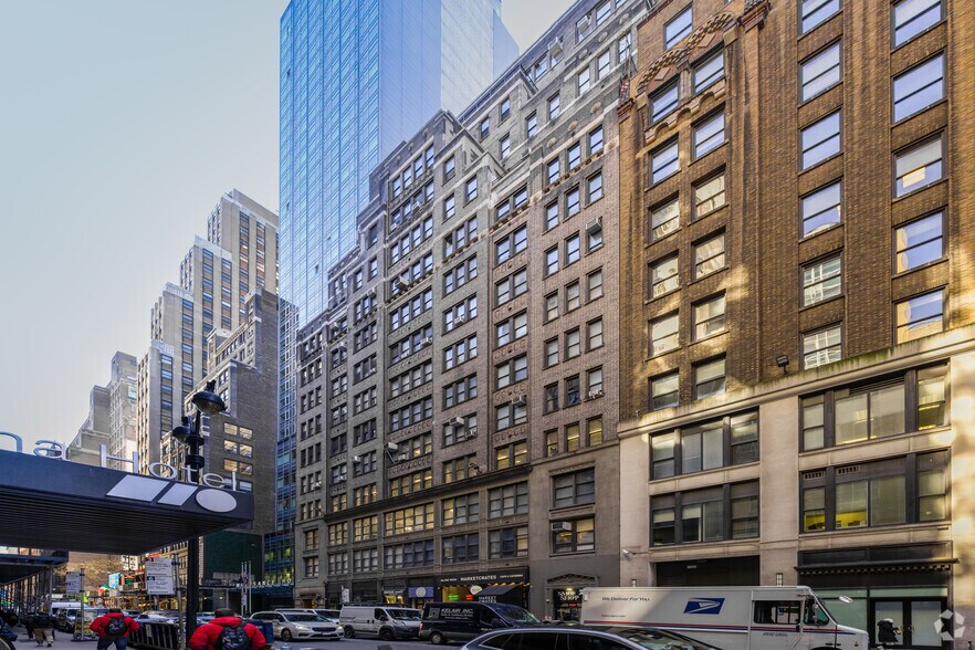 224 W 35th St, New York, NY for lease - Primary Photo - Image 1 of 12