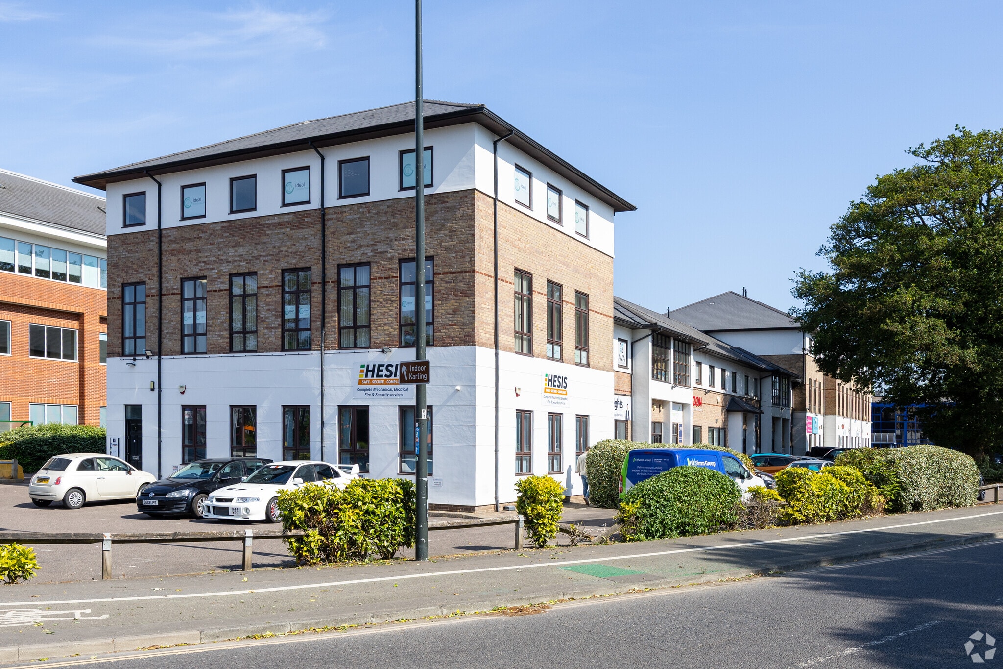 Gatwick Rd, Crawley for lease Primary Photo- Image 1 of 4