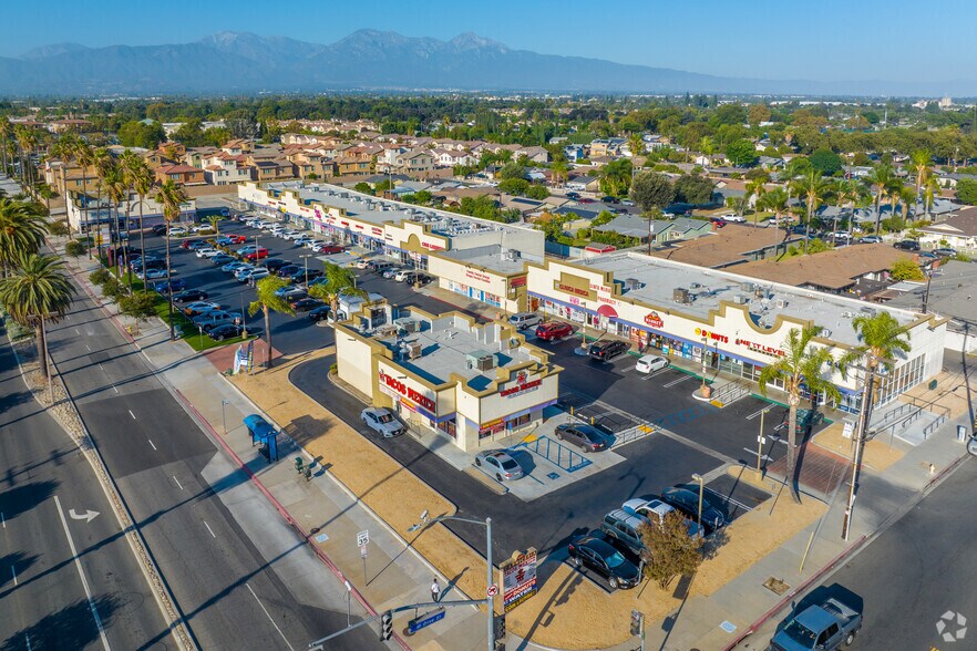 2286-2296 S Garey Ave, Pomona, CA à vendre - Photo du bâtiment - Image 3 de 8