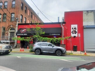 Plus de détails pour 62-66 McWhorter St, Newark, NJ - Commerce de détail à louer