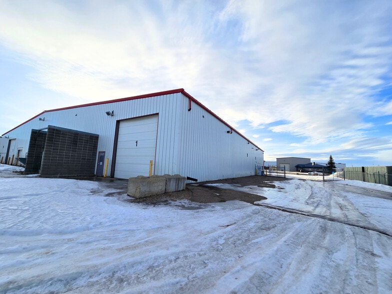 506 24th Ave, Nisku, AB à louer - Photo du bâtiment - Image 3 de 9