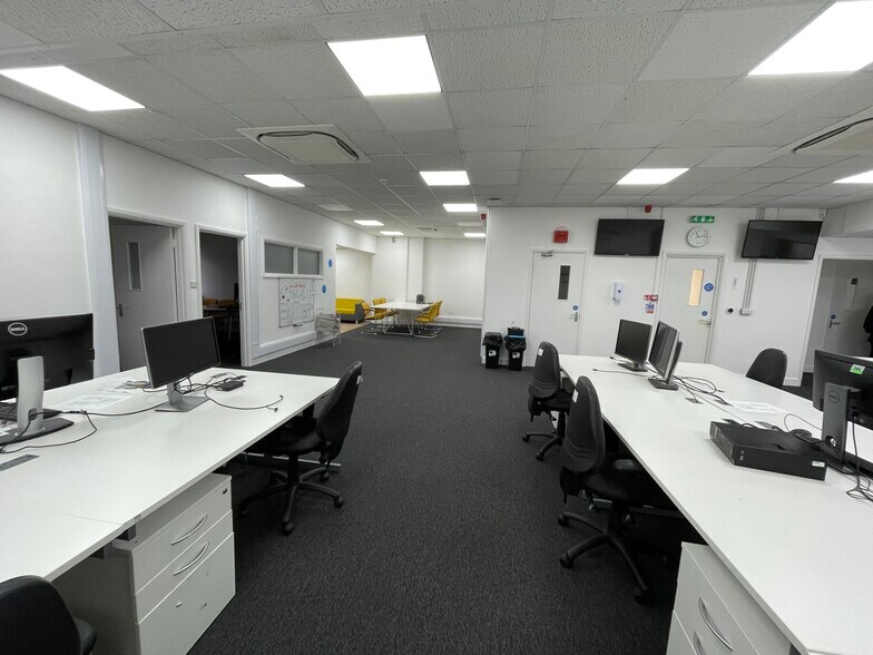 Ferry Hinksey Rd, Oxford à vendre - Photo du bâtiment - Image 2 de 4