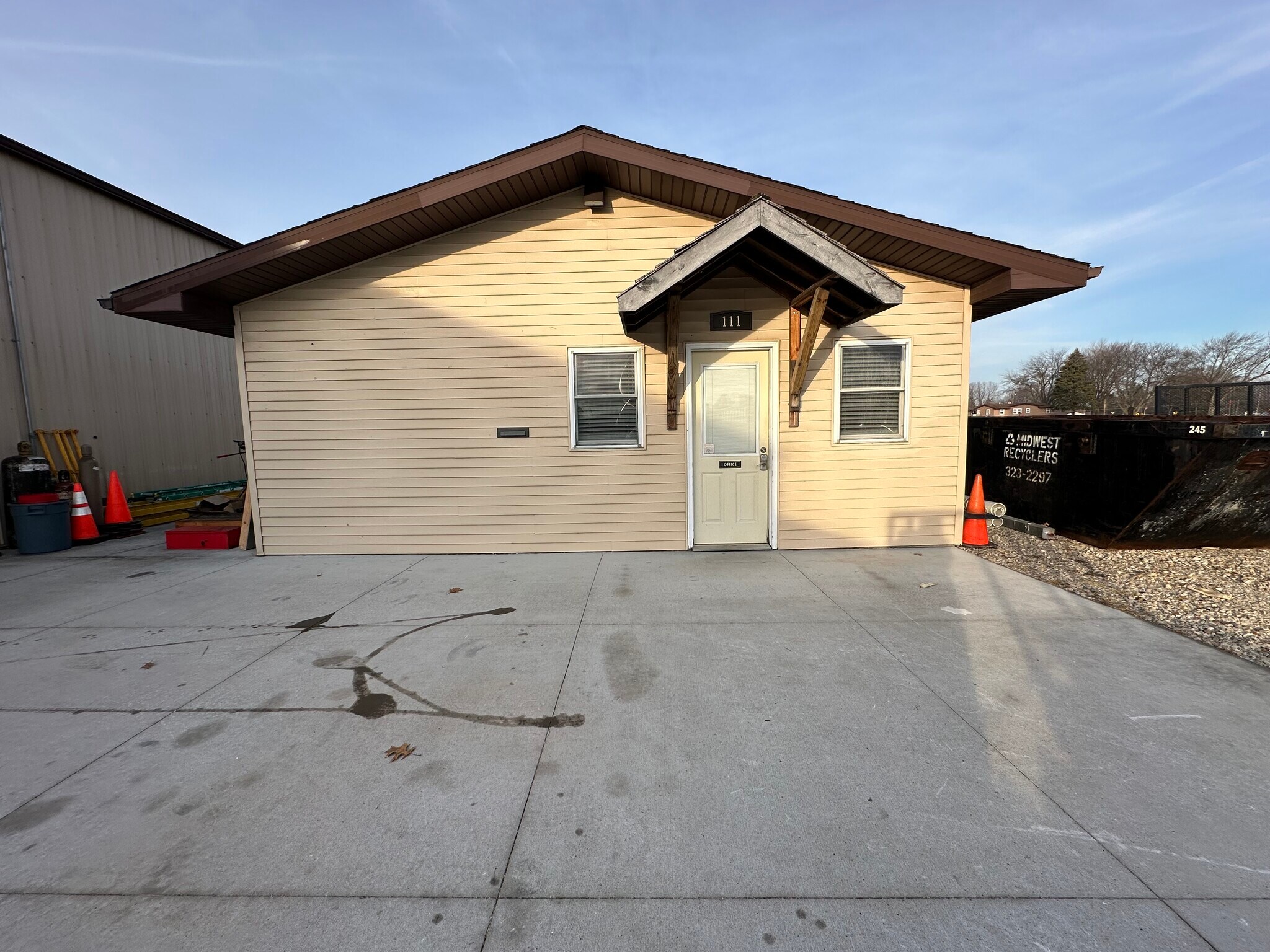 111 Walnut Ln, Colona, IL à louer Photo du bâtiment- Image 1 de 13