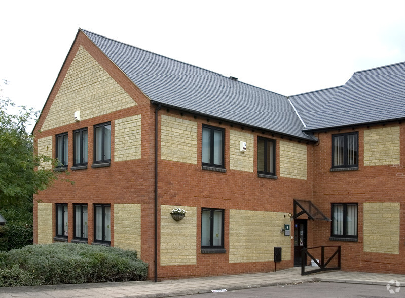 3-7 Canon Harnett Ct, Milton Keynes for lease - Building Photo - Image 1 of 8