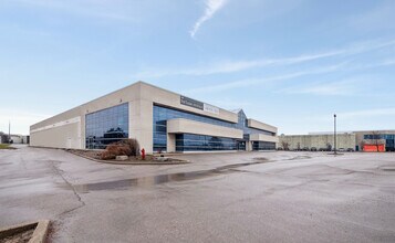 2800 Matheson Blvd E, Mississauga, ON for lease Building Photo- Image 2 of 14