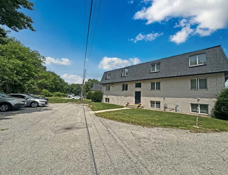 1337 Willow Ct, Schererville, IN for sale - Building Photo - Image 3 of 9
