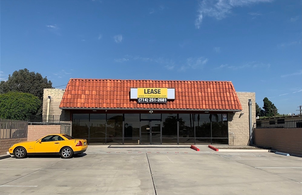11730 Beach Blvd, Stanton, CA à louer Photo principale- Image 1 de 6