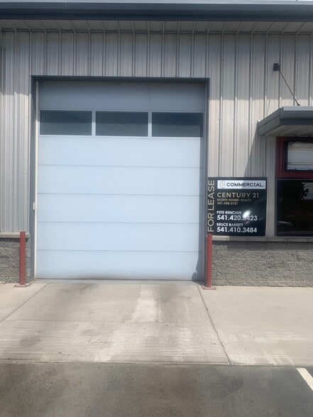 555 NE Hemlock Ave, Redmond, OR for lease - Building Photo - Image 2 of 8