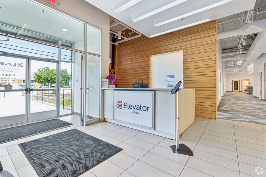 1230 Macklind Ave, Saint Louis, MO for lease - Lobby - Image 3 of 21