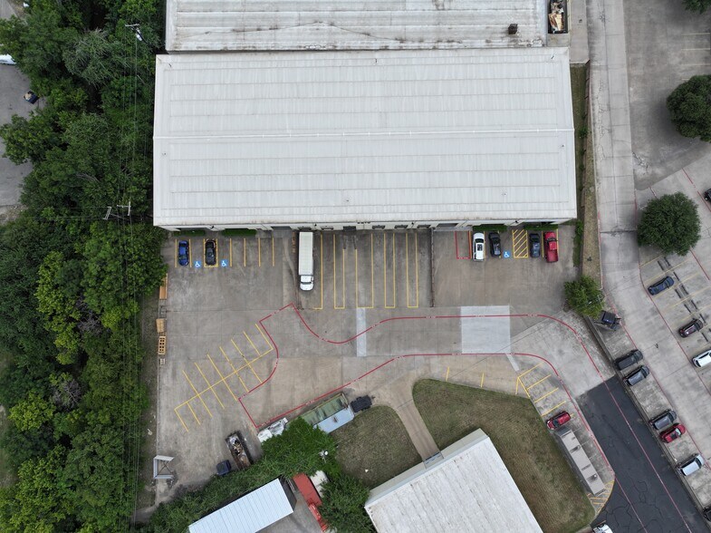 5210 Airport Fwy, Haltom City, TX à louer - Photo du bâtiment - Image 2 de 8