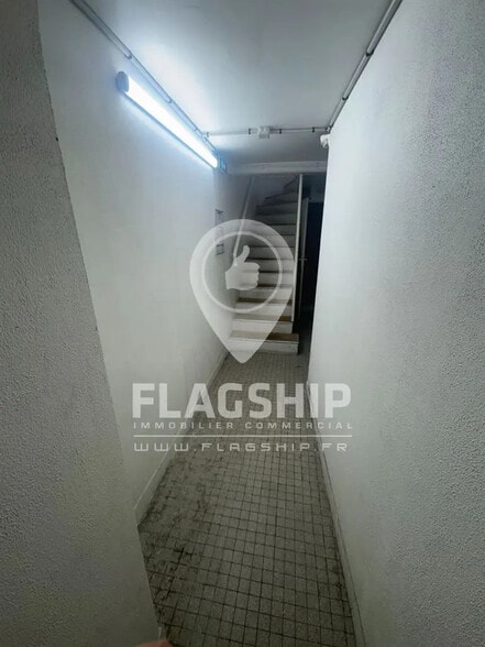 Retail in Paris for lease - Interior Photo - Image 3 of 5