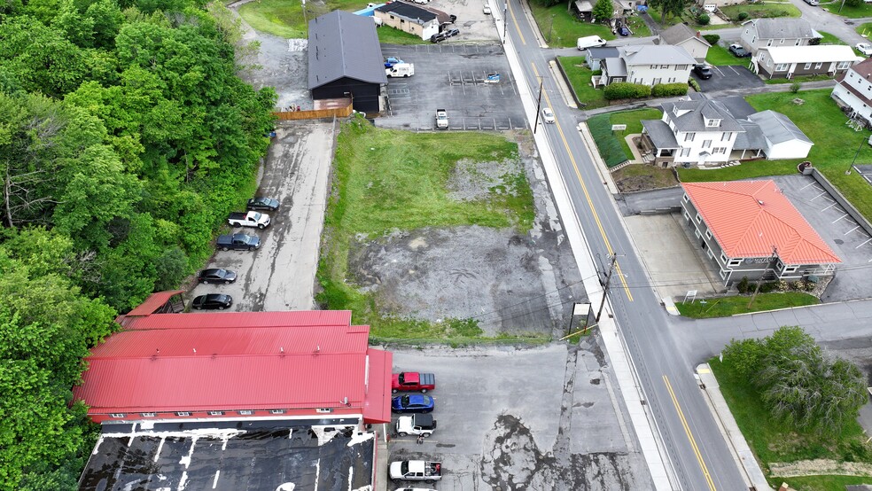 369 Holland Ave, Westover, WV à louer - Photo du bâtiment - Image 3 de 11
