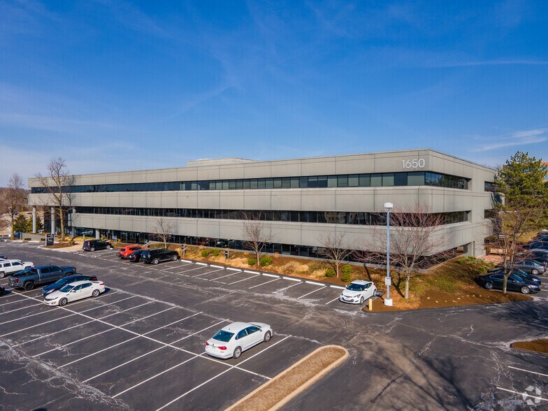 1650 Des Peres Rd, Des Peres, MO à vendre - Photo du bâtiment - Image 2 de 6