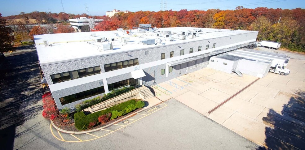 1800 Motor Pky, Islandia, NY for sale - Building Photo - Image 1 of 8