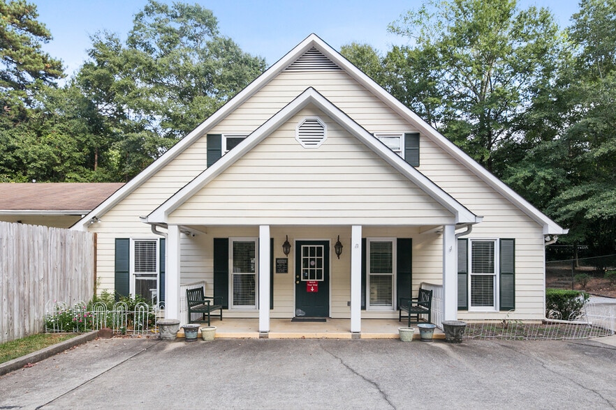 22 Jefferson Pl, Newnan, GA for sale - Building Photo - Image 1 of 17