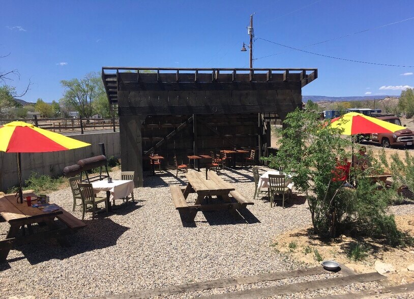 280 E Main St, Escalante, UT à vendre - Photo du bâtiment - Image 2 de 13