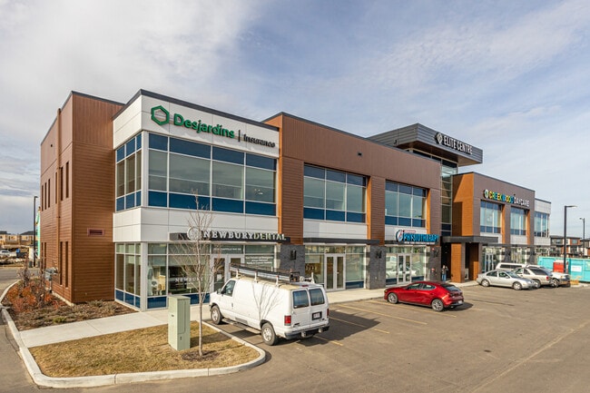 Plus de détails pour 8305 Chappelle Way SW, Edmonton, AB - Commerce de détail à vendre