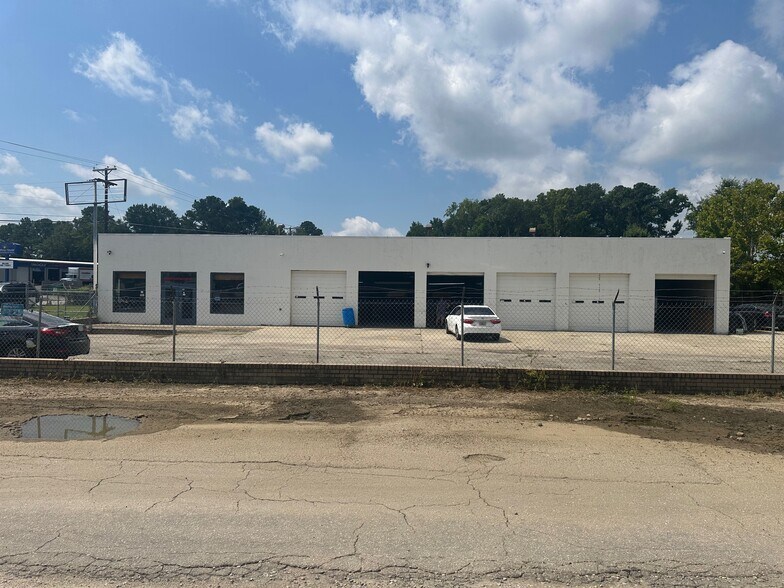 751 Greenlawn Dr, Columbia, SC à louer - Photo du bâtiment - Image 2 de 9