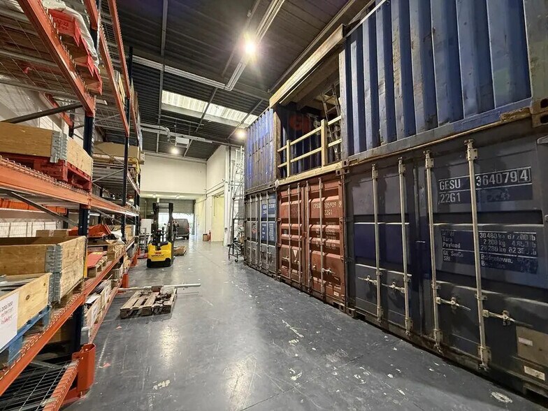 Bureau dans Aubervilliers à louer - Photo du bâtiment - Image 2 de 7