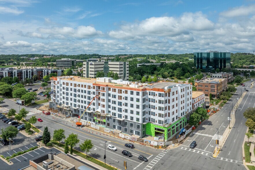 8309 Greenway Blvd, Middleton, WI à louer - Photo de construction - Image 2 de 19