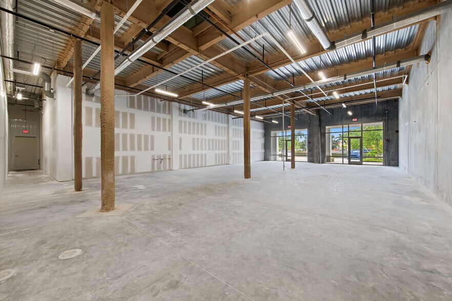 2401 W Broward Blvd, Fort Lauderdale, FL à louer - Photo du bâtiment - Image 3 de 11
