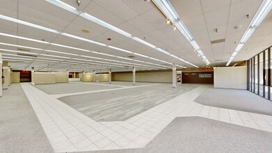 2200 Westchester Dr, High Point, NC à louer Photo intérieure- Image 2 de 10