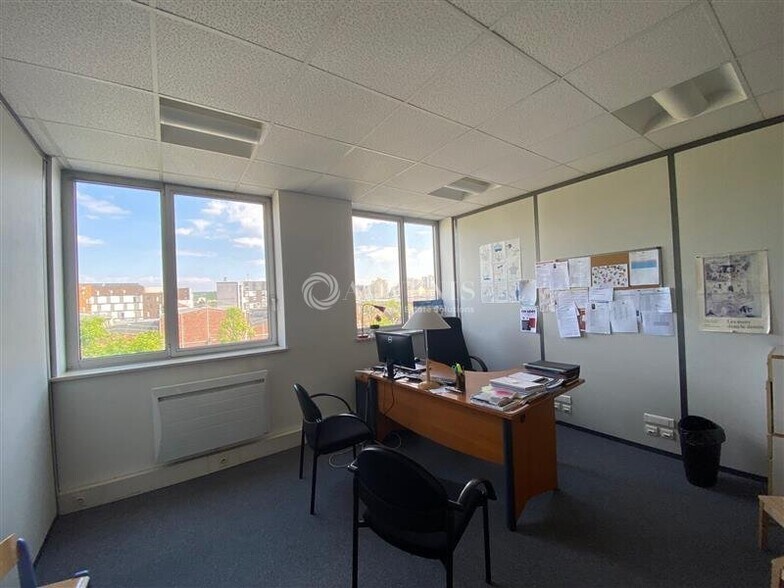 Bureau dans Neuilly-Plaisance à louer - Photo intérieure - Image 2 de 8