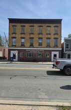 8 Pennsylvania Ave, Matamoras, PA à louer Photo du bâtiment- Image 1 de 9