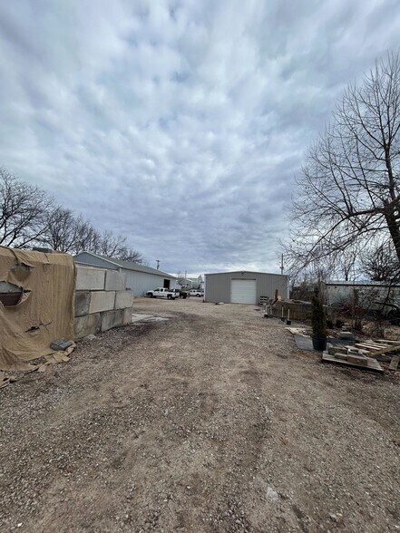3687 County 42-3 Rd, Kaiser, MO à louer - Photo du bâtiment - Image 3 de 11