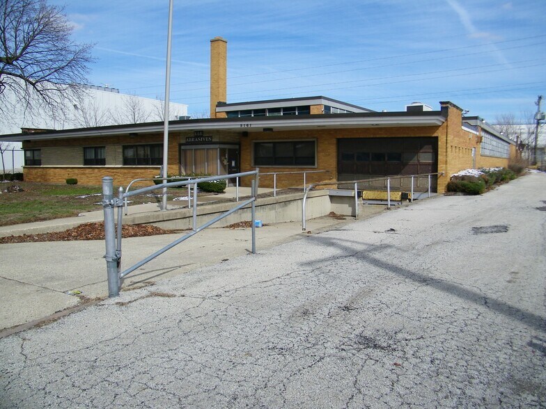 5161 S Millard Ave, Chicago, IL à louer - Photo du bâtiment - Image 3 de 7