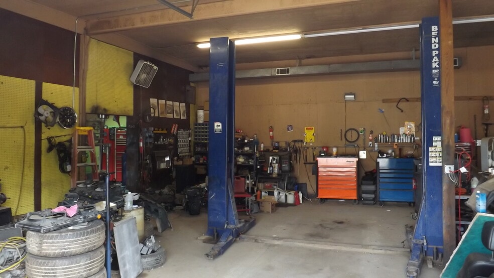 2056 US 70 Hwy, Swannanoa, NC for lease - Building Photo - Image 3 of 24