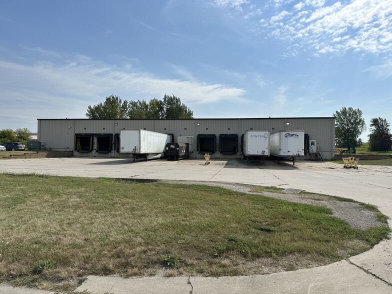 2330 GT dr, Waterloo, IA for sale - Primary Photo - Image 1 of 2