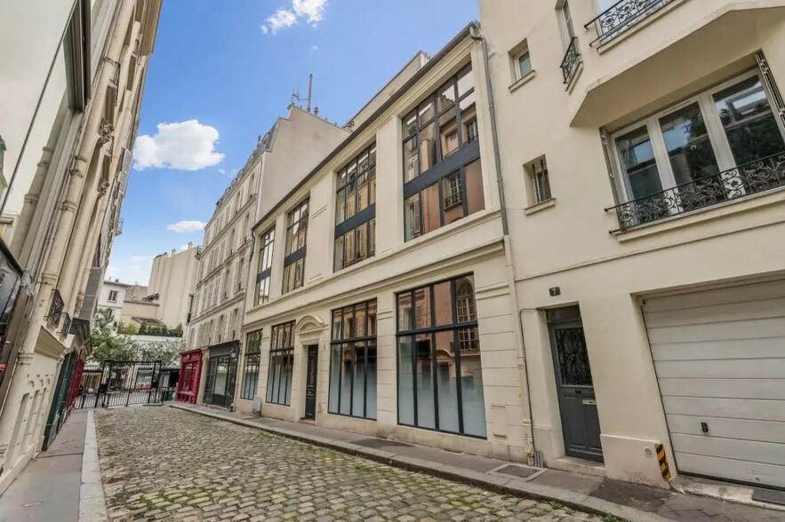 233 Rue Du Faubourg Saint-Honoré, Paris for sale - Building Photo - Image 2 of 8