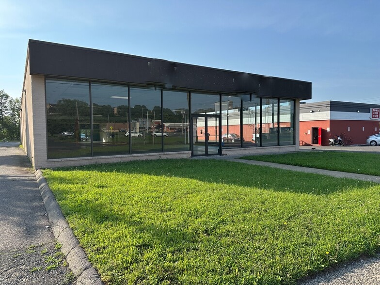 2369 Dixwell Ave, Hamden, CT for lease - Building Photo - Image 3 of 17