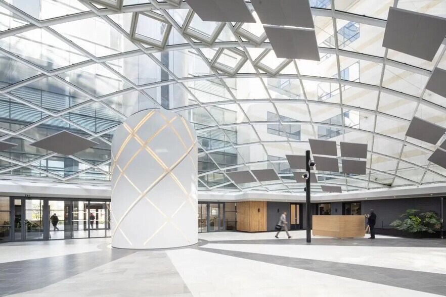 7/9 Avenue Morane Saulnier, Vélizy-Villacoublay à louer - Photo du bâtiment - Image 2 de 12