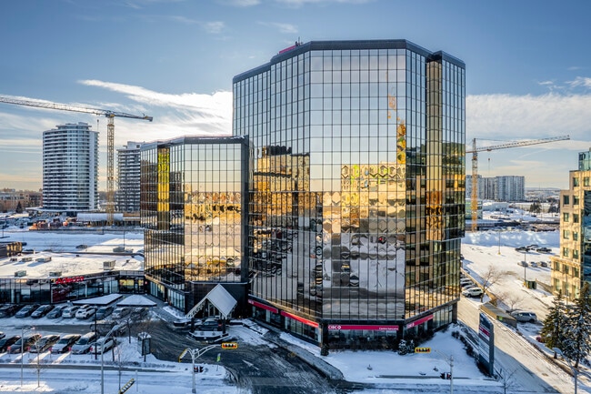 Plus de détails pour 2500 Boul Daniel-Johnson, Laval, QC - Bureau à louer