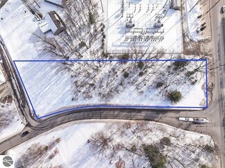 Plus de détails pour 1 LaFranier rd, Traverse City, MI - Terrain à vendre