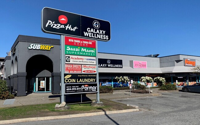 Plus de détails pour 13753 72nd Ave, Surrey, BC - Commerce de détail à louer