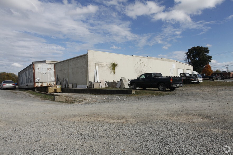 714 W Main St, Murfreesboro, TN for lease - Building Photo - Image 3 of 17