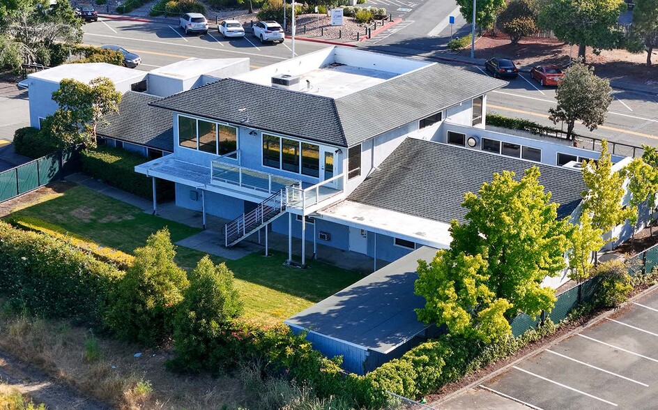 2960 Kerner Blvd, San Rafael, CA for sale - Building Photo - Image 2 of 8