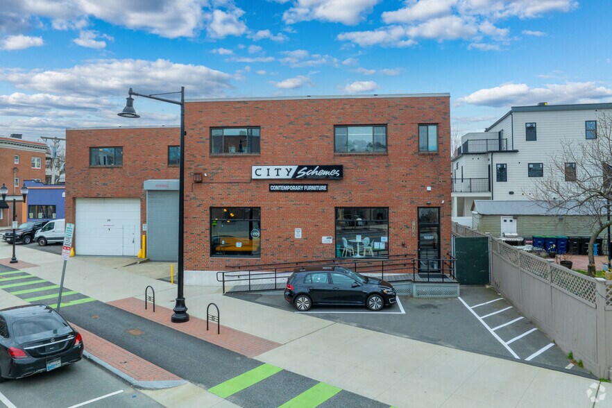 230 Somerville Ave, Somerville, MA à louer - Photo du bâtiment - Image 2 de 4