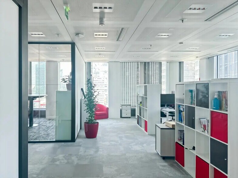 16 Place De L'Iris, Courbevoie à louer - Photo du bâtiment - Image 2 de 32