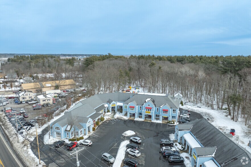 105 Lafayette Rd, Hampton Falls, NH à vendre - Photo du bâtiment - Image 2 de 4