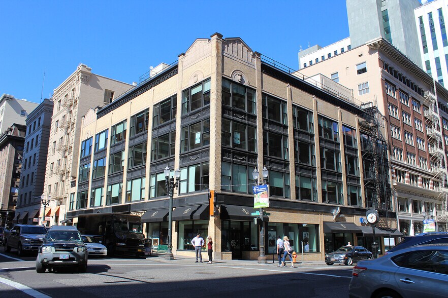 705-711 SW Alder St, Portland, OR à louer - Photo du bâtiment - Image 3 de 10